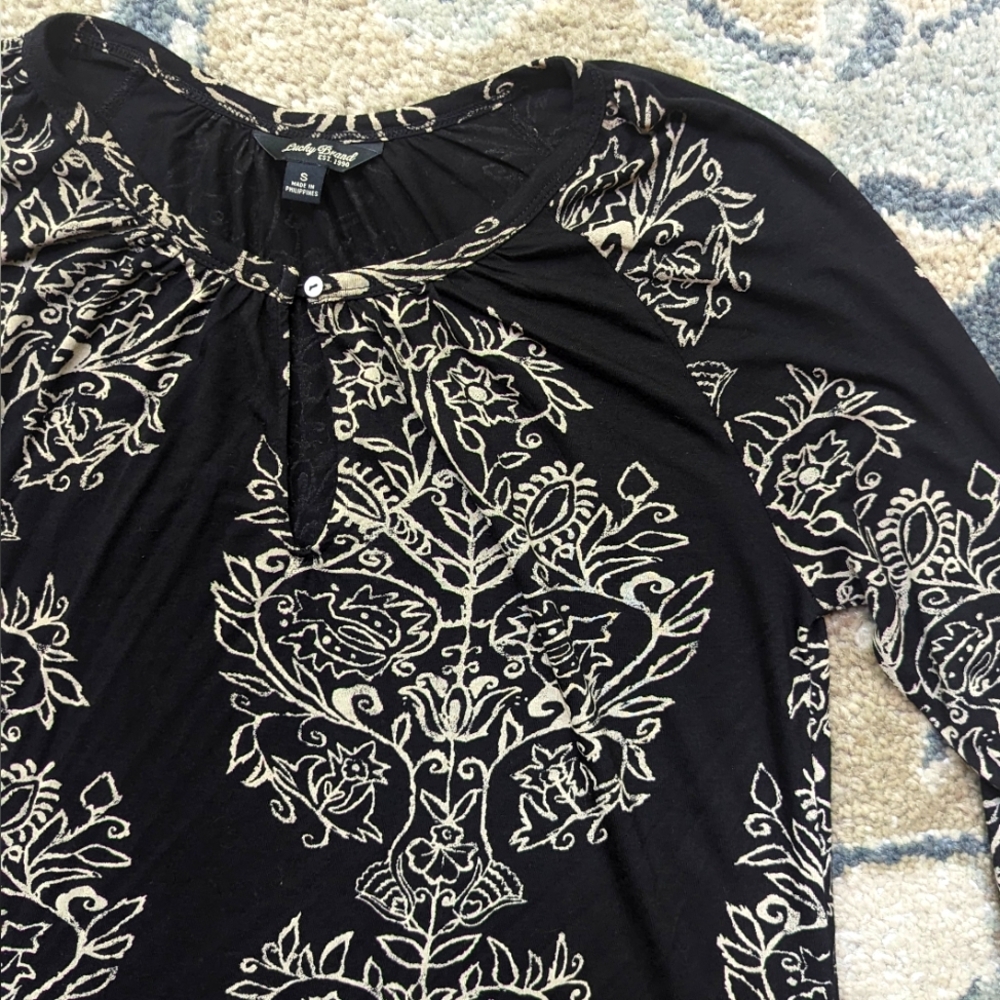 Lucky Brand Black & Tan Keyhole 3/4 sleeve knit top